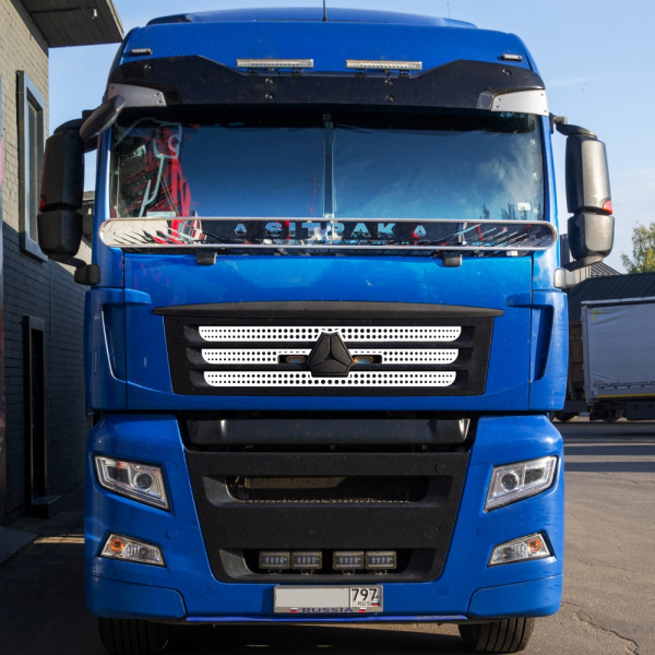 Накладки из нержавеющей стали "Перфорация" на капот Sitrak C7H NKN-176