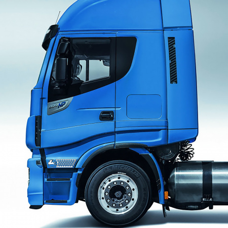 Накладки из нержавеющей стали на двери IVECO Stralis (узк. кабина) NKN-72