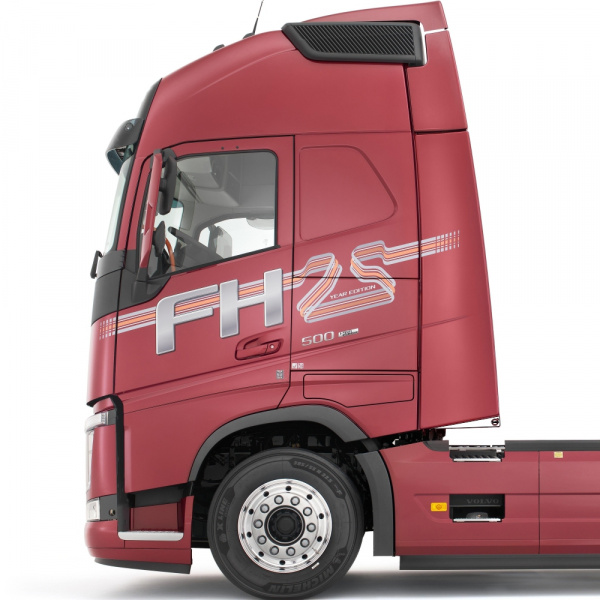 Накладки из нержавеющей стали на спойлер кабины VOLVO FH4 от 2021г.в. NKN-79 