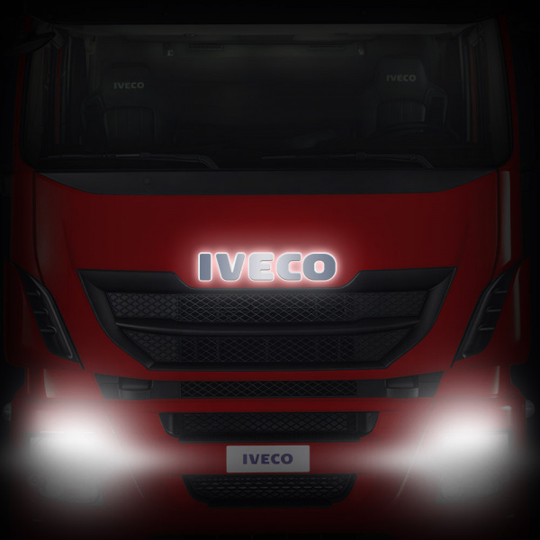 Буквы SDT эмблема на капот IVECO STRALIS от 2021 (580х115)