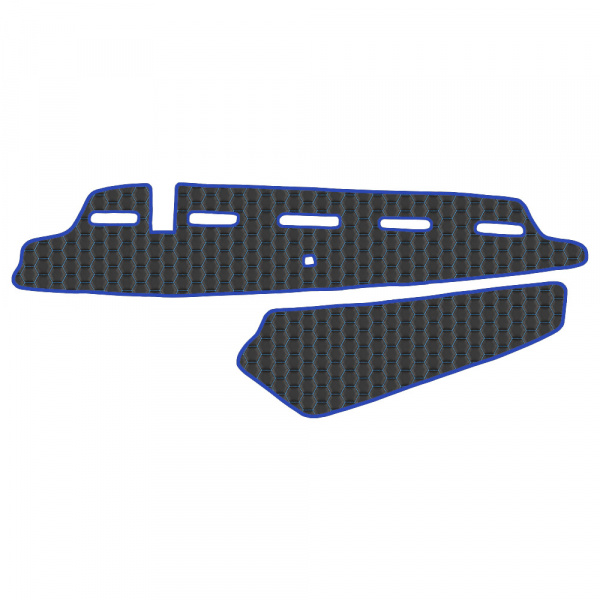 Стеганная накладка на приборную панель VOLVO FH 13-16 от 2013 г.в. №09B