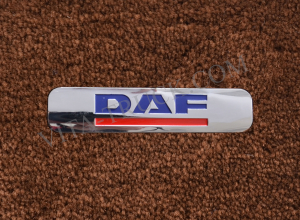 Цветной металлический шильдик на ковер DAF